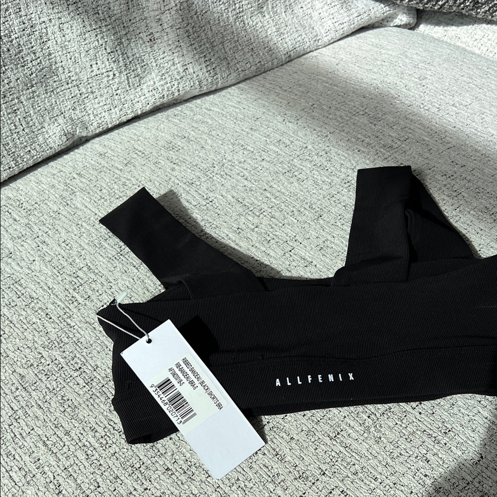 nwt sports bra